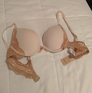 Victoria's Secret Push-up Underwire Lace Bra